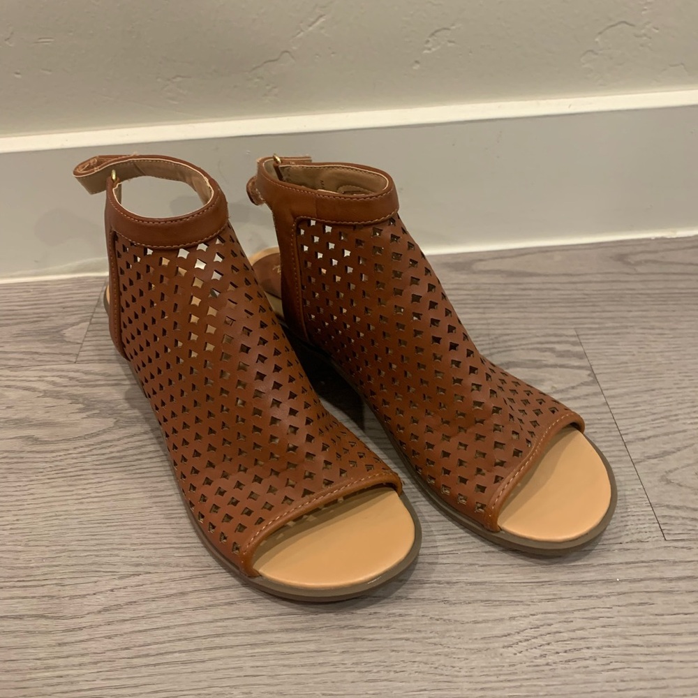Nine West Brown Peep-Toe Low Heels